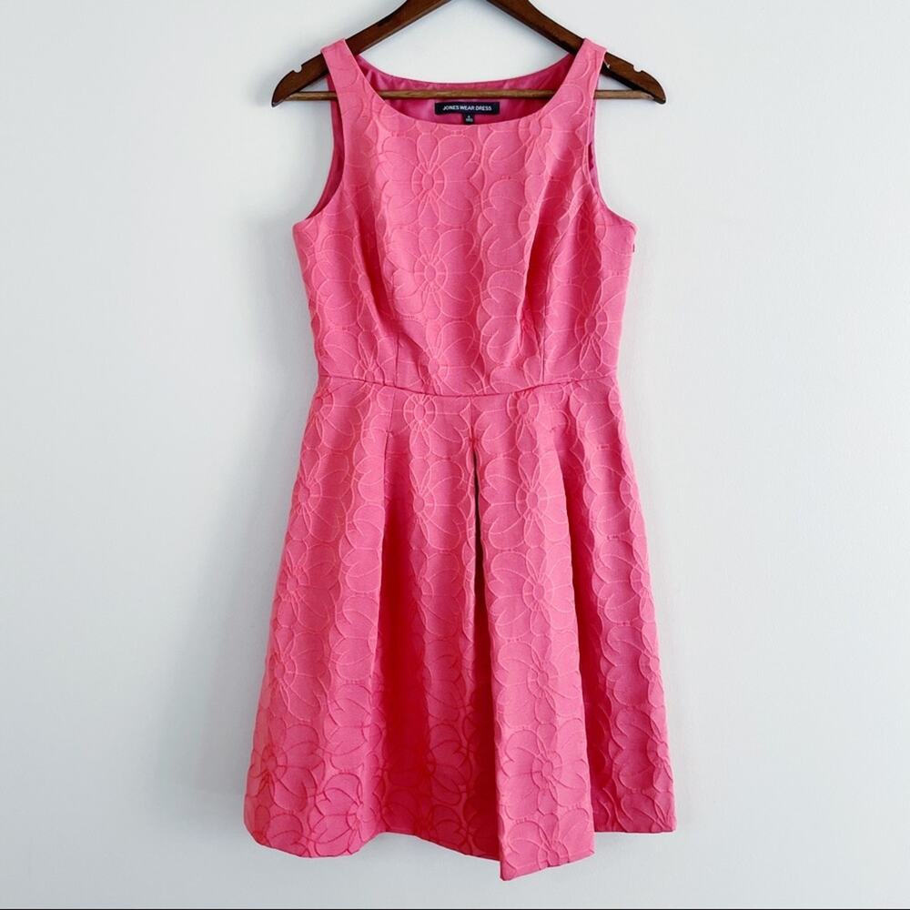 Jones Wear Pink Sleeveless Floral Jacquard Fit-and-Flare Dress